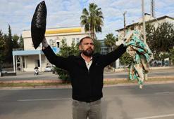 Çukurova'da muhtardan yastıklı yorganlı eylem: Açılmazsa beni görevden alsınlar