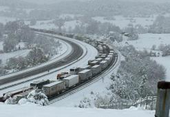Yollar kapandı, okullar tatil edildi! Meteoroloji yeni haritayı paylaştı! AFAD kar mesajı gönderdi: 2 güne dikkat!