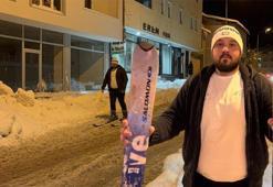 Lapa lapa yapan karı fırsat bildi! 'En büyük sevdam' diyerek caddeleri piste çevirdi