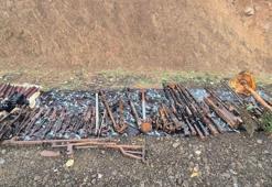 Pençe-Kilit'te silah, mühimmat ve teçhizat ele geçirildi