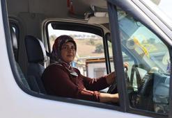 Hatay'ın 'Şoför Nebahat'i! 14 yıldır direksiyon sallayarak ekmek parasını kazanıyor