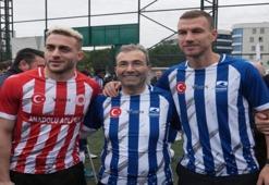 Barış Alper Yılmaz ile Edin Dzeko aynı karede! Dünya Engelliler Günü için sahaya çıktılar