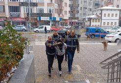 'Adınız soruşturmaya karıştı' diyerek yaşlı çifti dolandıran sahte savcı ve polis, yakayı ele verdi