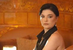 Bebeği kucağında uyuyakaldı! Ünlü oyuncudan olay gönderme