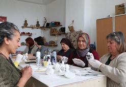 Niğde'de kooperatif kuran kadınlar üretime geçti! Atık malzemelerden süs eşyaları üretiyorlar