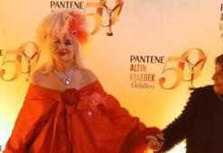 Pantene Altın Kelebek ödül törenine katılan Banu Alkan'ın zor anları!