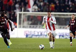 Sivasspor'dan Rey Manaj tepkisi: Şiddetle kınıyoruz!