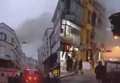 Fatih'te ayakkabı dükkanında yangın!