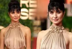 Tuba Büyüküstün, Suudi Arabistan'da güzelliğiyle kırmızı halının yıldızı oldu