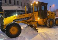 Kar bir anda bastırdı, kara yolu ulaşıma kapatıldı