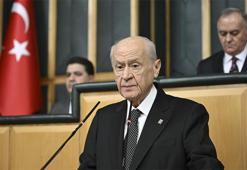 MHP lideri Bahçeli: Suriye halkı pas tutmuş esaret zincirlerini kırdı