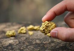 Altında ibre tersine döndü! Rekor üstüne rekor kıran altın zirve yarışından kopuyor