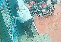 Hatay'da, çamurlu ayakkabılarıyla markete girmeyen adam konuştu: Alın teriyle para kazanmanın nasıl zor olduğunu biliyorum