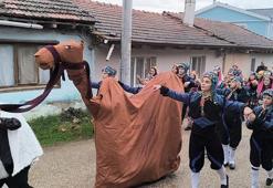 Bursa'da kışı karşılama etkinliği yapıldı: 'Toprağın Uykusu' ile Türk gelenekleri yaşatılıyor