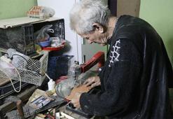 Eskişehir’de görme engelli oğlunun bakımı için ev maketleri yapan babaya yardım yağdı