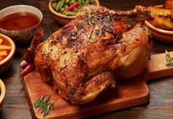 Yılbaşında hindi yerine tavuk pişirecekler buraya! İşte yılbaşı tavuğu tarifi