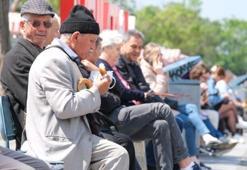 En düşük emekli maaşı için 2 farklı tahmin! Zamlı ücretler için geri sayım başladı