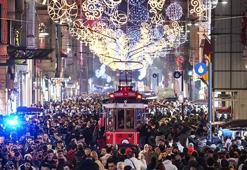 Taksim Meydanı ve İstiklal Caddesi'nde yılbaşı yoğunluğu