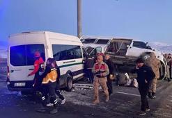 Kars'ta iki minibüs çarpıştı! Yaralılar var