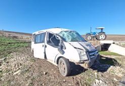 Diyarbakır'da öğrenci servisi devrildi! 10 öğrenci yaralandı