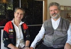 Trafik kazasında felç geçirdi, çizdiği karikatür onu hayata bağladı