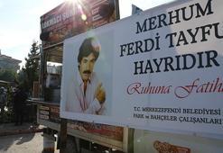 Denizli'de belediye personeli Ferdi Tayfur için lokma dağıttı