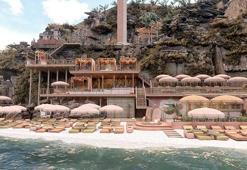 Antalya'da otelin falezlere inşa ettiği kaçak asansör kaldırıldı