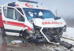 Kaza geçiren eşinin yardımına giderken kaza yaptı! Acil tıp teknisyeni Elanur paramedik eşi için dua istiyor