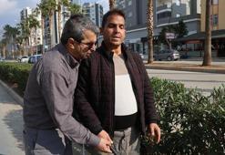 Kozan'da engel tanımayan dostluk: 2 yıl önce görme yetisini kaybeden arkadaşına beyaz baston ile yürümesini öğretti