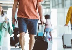 Uçakta neden şort giymemek gerek? Eski bir havayolu çalışanı açıklıyor