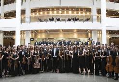 Şef Aziz Shokhakimov yönetimindeki Tekfen Filarmoni, İzmir, İstanbul ve Özbekistan’da