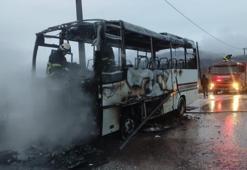 Yalova'da faciadan dönüldü: Öğrenci servisi birden alev aldı