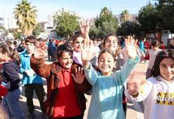 Okul bahçesinde renkli görüntüler! Öğrencilere Adana usulü eğlence