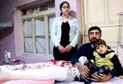 Kazada yaralanan kurye tavanı çöken rutubetli evde yaşam mücadelesi veriyor! 'Salonun köşesindeki koltukta yaşıyoruz'