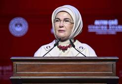 Emine Erdoğan'dan, devlet himayesindeki çocukların rol aldığı "Altın Çağ" oyununa ilişkin paylaşım