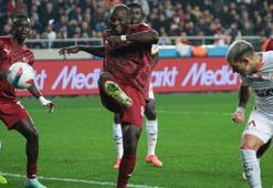 Hatayspor Galatasaray maçında tartışmalı penaltı pozisyonu! Yabancı VAR çağırmadı