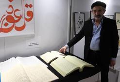 Yalovalı hattat 2 Kur'an-ı Kerim'i aynı anda yazıyor