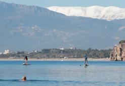 Aynı günde aynı yerde iki mevsim: Bir tarafımızda kar var, bir tarafımız yaz