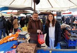 Pazar esnafı öğrencilere bedava portakal dağıttı! Ancak bir şartları var