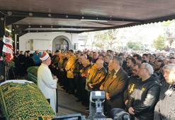 Bolu'da otel yangınında hayatını kaybeden akademisyen kızı Manisa'da toprağa verildi