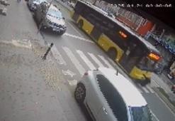 Gaziosmanpaşa'da İETT otobüsünün çarpığı kadın hayatını kaybetti! Çarpma anına ait videoda otobüsün hızı dikkat çekti