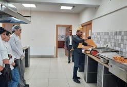 Bilecik'te üniversite öğrencileri yemekleri yaparak öğreniyor