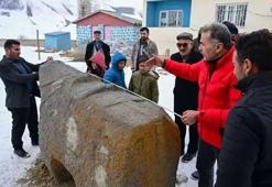 Köylüler başından ayrılmıyor! tarihi at heykeline gözleri gibi bakıyorlar