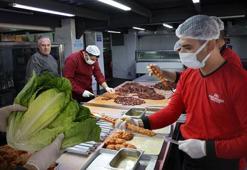 Adanalı kebapçılardan çapraz bulaş uyarısı: Etin ayrı sebzenin ayrı bıçaklarla doğranması gerek