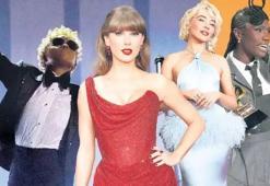 Kırmızı halıda gösteriş yaptılar! Ünlü isim bir anda çırılçıplak kaldı