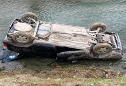 Otomobil dereye uçtu, "Araç kendi gitti" dedi