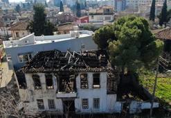 Antalya'da 150 yıllık tarihi konak küle döndü! Balbey'de tehlike artıyor: Mahalleli önlem alınmasını istedi