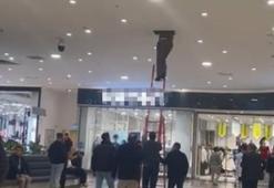 Altın hırsızı AVM içinde aranıyor! Adana'da 3 kilo altın çalan şahısın hala içeride olduğu düşünülüyor