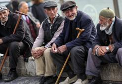 Emekliler haberi bekliyor! Bayram ikramiyesine zam yolda: İşte masadaki rakam