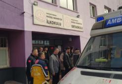 Hakkari'de 34 öğrenci öğle yemeğinden sonra rahatsızlanıp hastaneye kaldırıldı! Zehirlenme şüphesi üzerinde duruluyor
